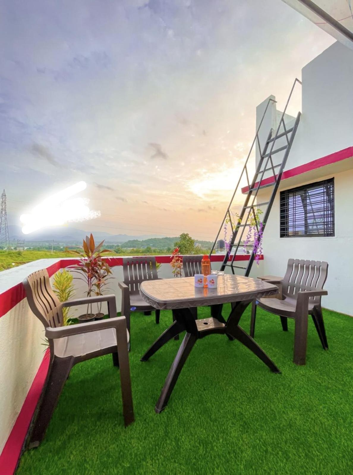 Garudeshwar Jai Swaminarayan Delux Homestay מראה חיצוני תמונה