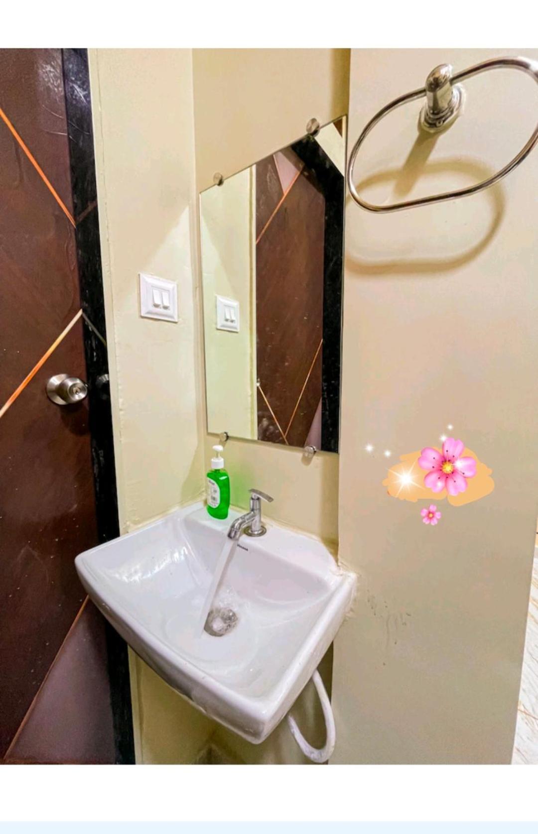 Garudeshwar Jai Swaminarayan Delux Homestay מראה חיצוני תמונה
