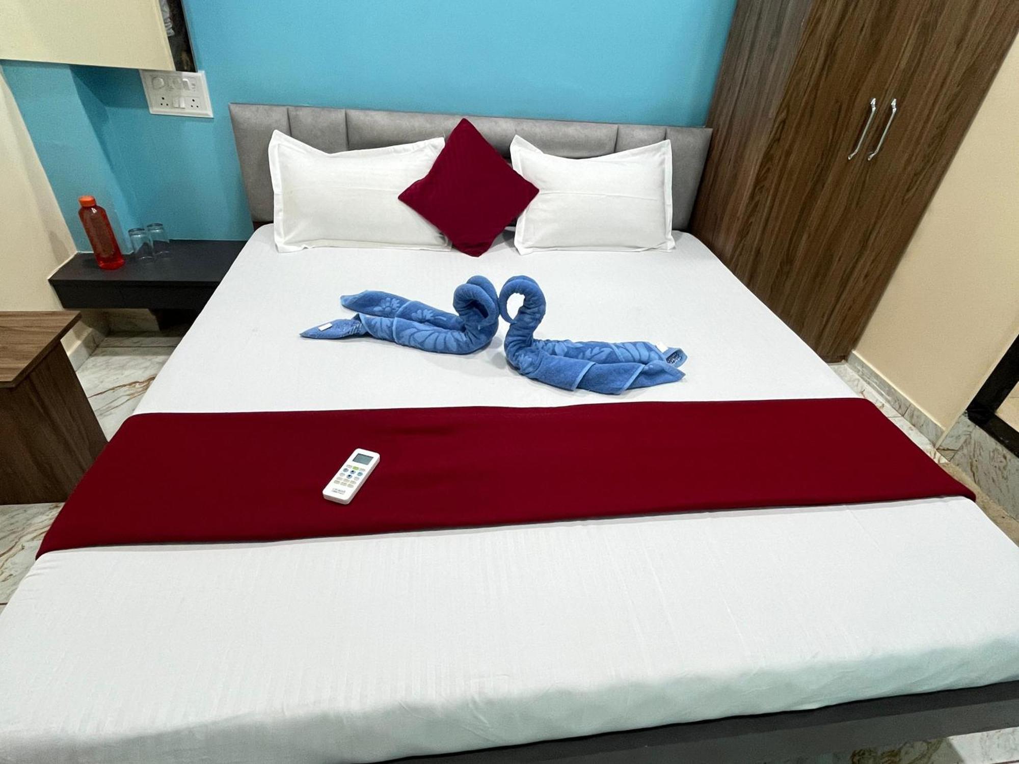 Garudeshwar Jai Swaminarayan Delux Homestay מראה חיצוני תמונה