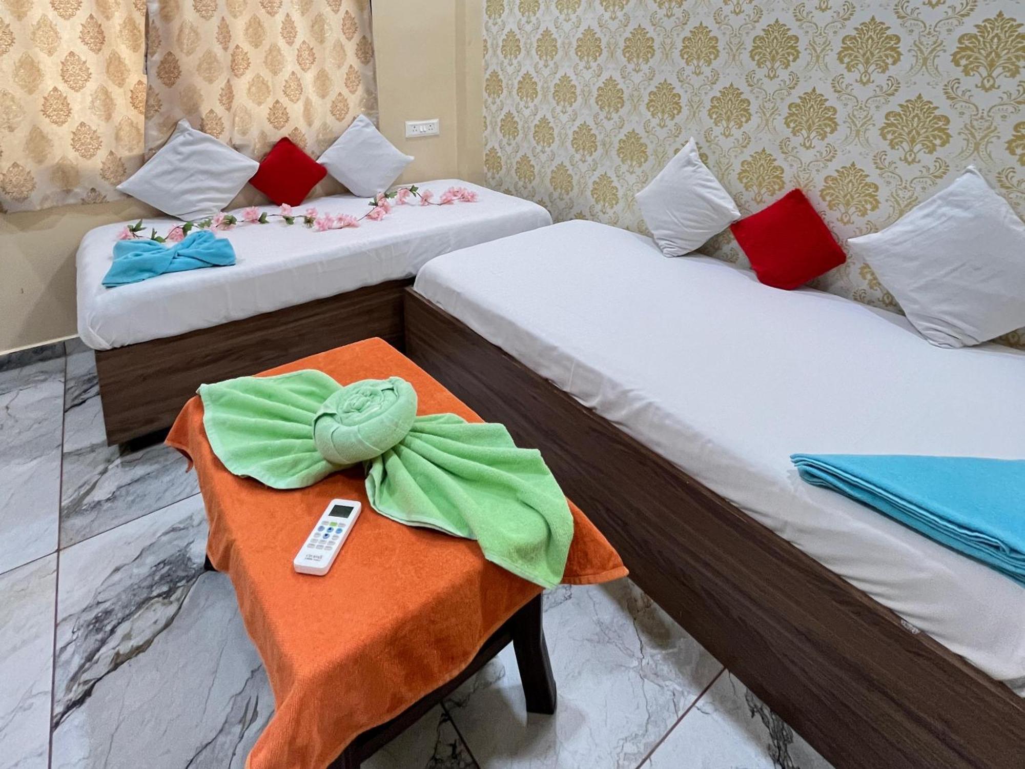 Garudeshwar Jai Swaminarayan Delux Homestay מראה חיצוני תמונה