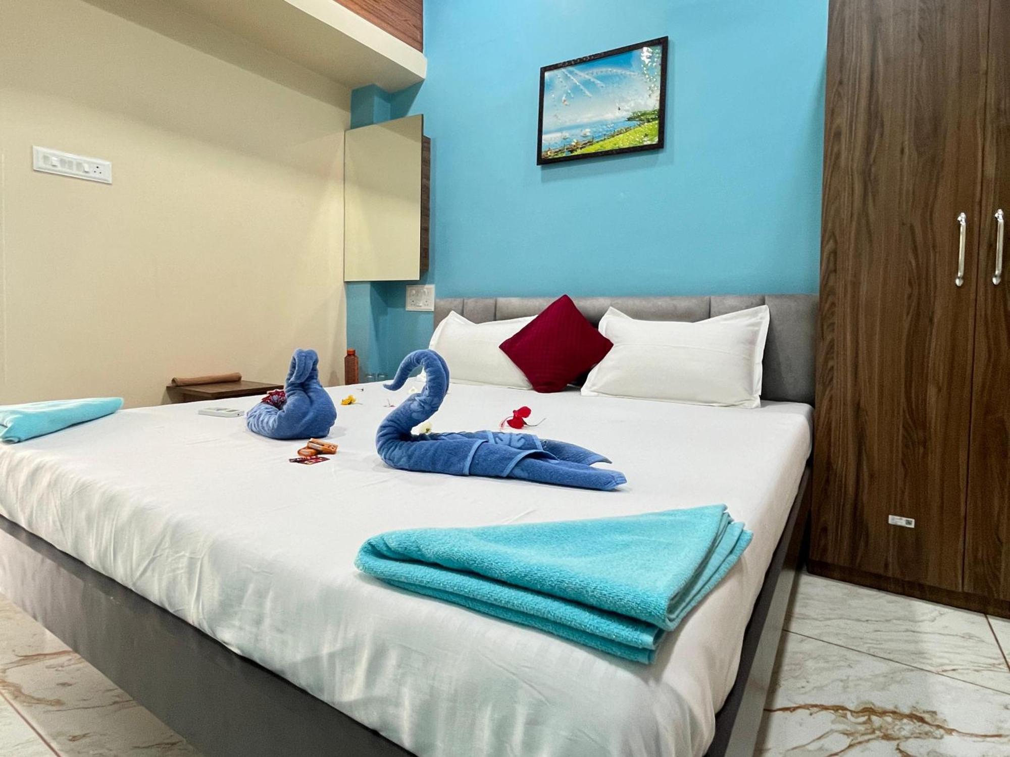 Garudeshwar Jai Swaminarayan Delux Homestay מראה חיצוני תמונה