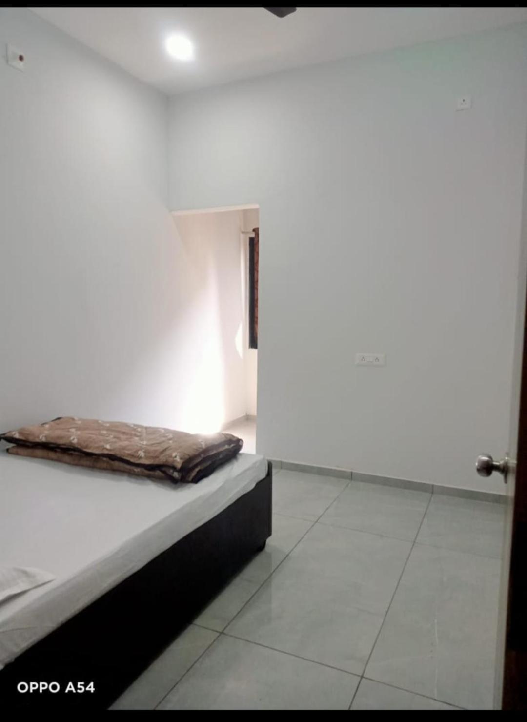 Garudeshwar Jai Swaminarayan Delux Homestay מראה חיצוני תמונה